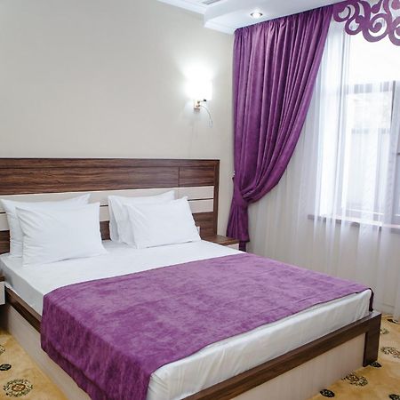 Luxury House Otel Çimkent Dış mekan fotoğraf