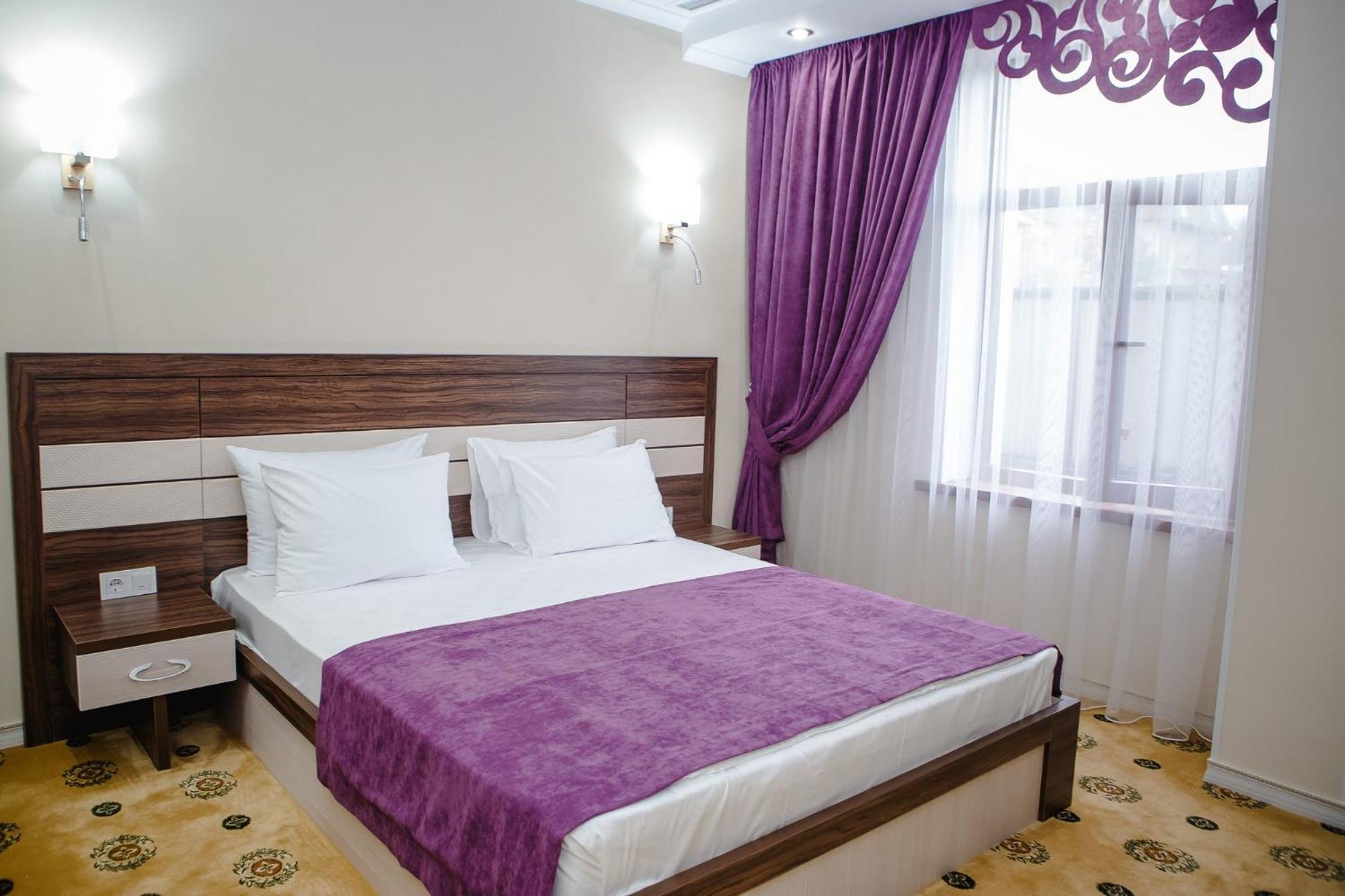 Luxury House Otel Çimkent Dış mekan fotoğraf