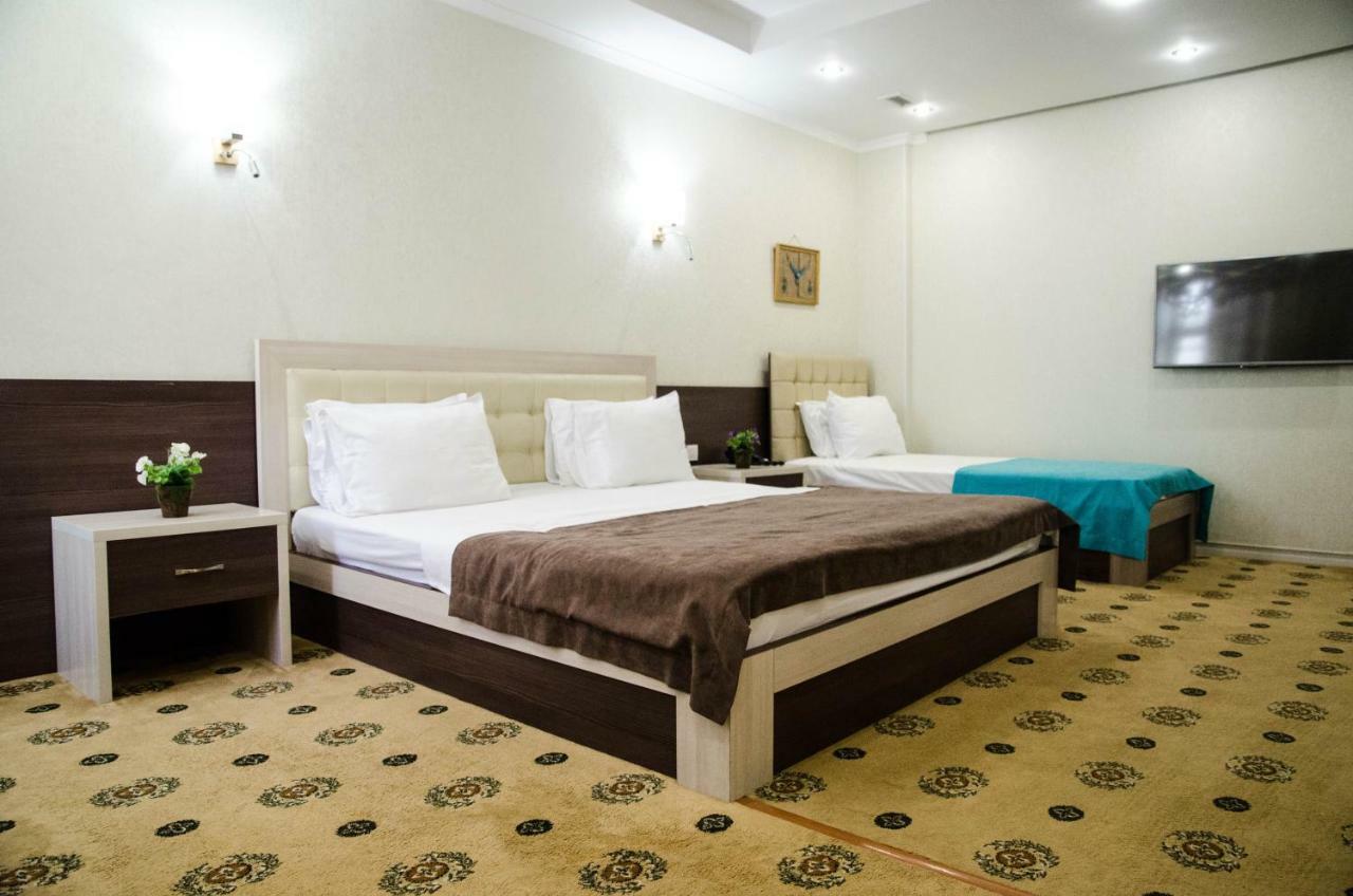 Luxury House Otel Çimkent Dış mekan fotoğraf